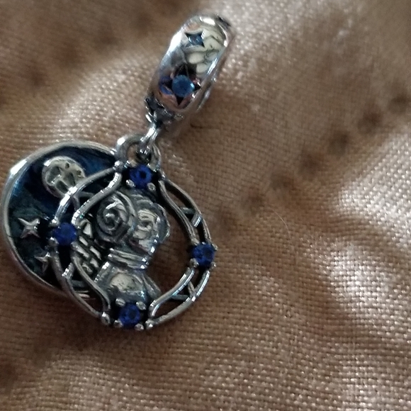 Pandora Star Wars Princess Leia Double Dangle Char - Picture 4 of 11
